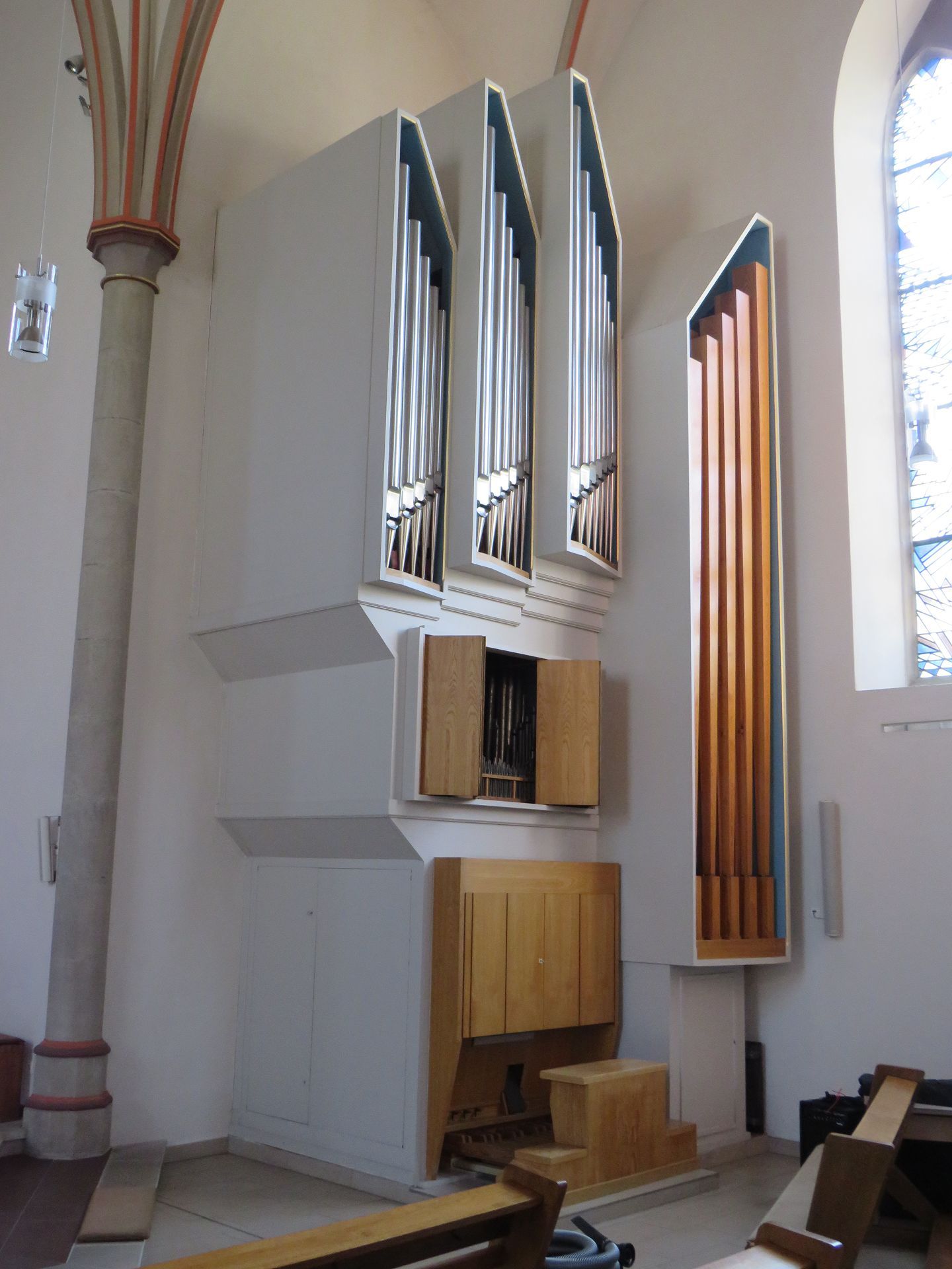 Orgel in Kirche reparieren